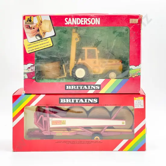 Britains Boxed 9534 CROWN Benac RBR 3000 Round Bale Wagon and 9513 Sanderson Forklift