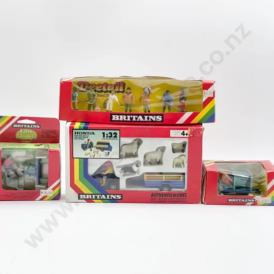 Britains Boxed 9432 Four Trax 300 4x4 High Sided Trailer and Animals