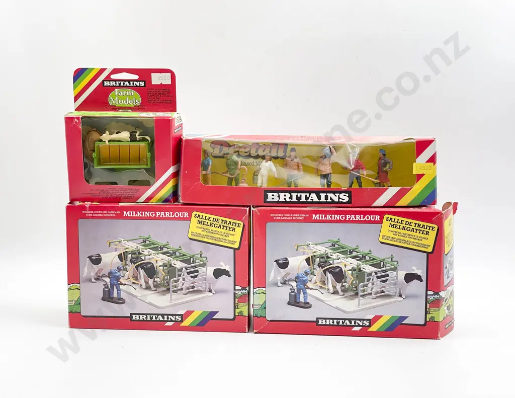Britains Boxed 4710 x2 Milking Parlour 9539 Animal Bale Transporter 7153 Farm Family Image 1++