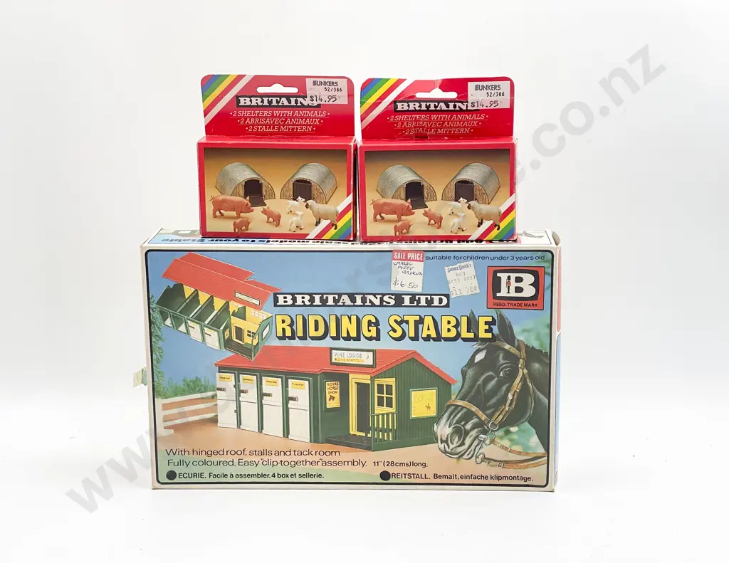 Britains Boxed 4708 Farming Building Set 4730 Riding Stable 4703 x2 2 Shelters with Animals Image 1++