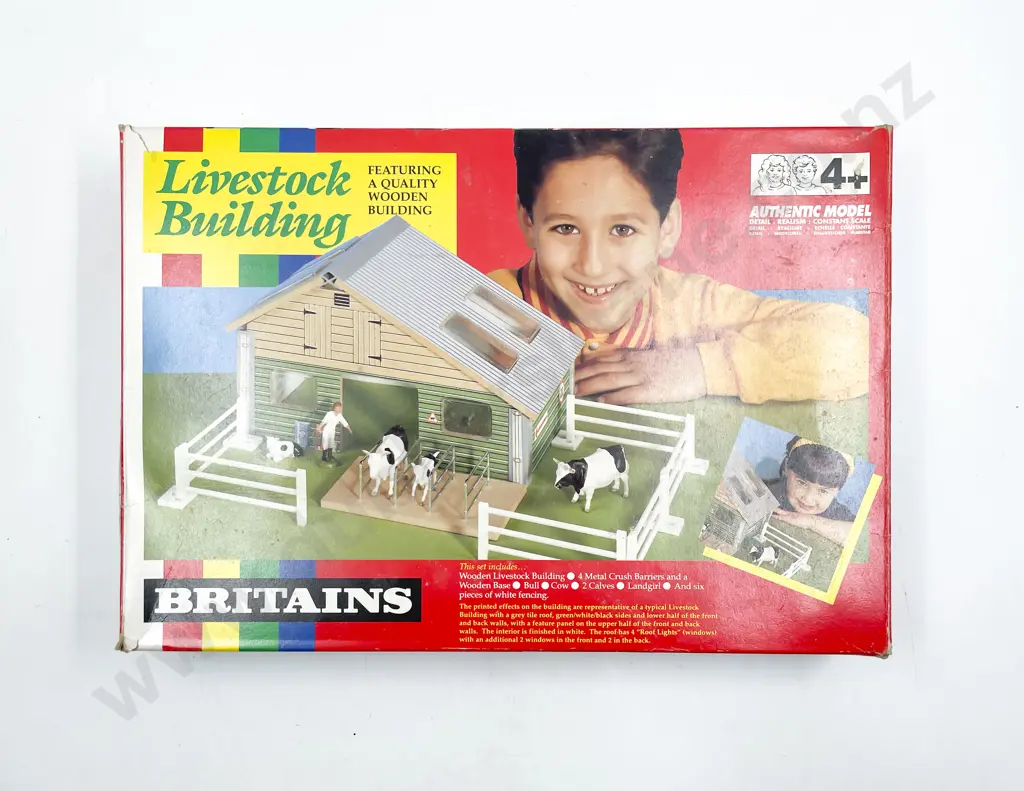 Britains Boxed 4721 Livestock Building (near complete some damage to fences) Image 1++