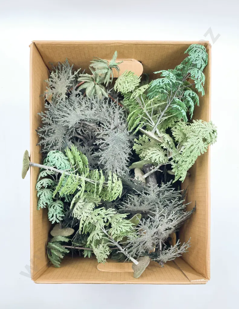 Carton Qty Britains Plastic Made-Up Trees (enough for a forest!) Image 1++