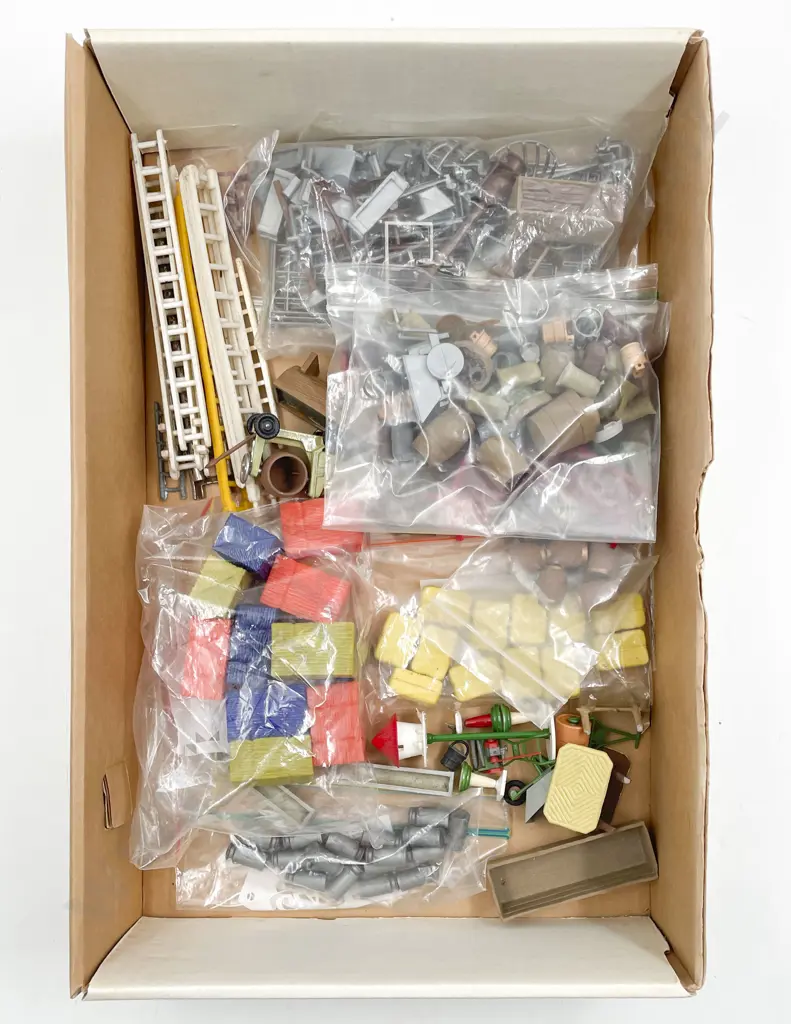 Qty Mainly Britains Plastic Farm Animals Farm Buildings and Assorted Accesories Image 1++