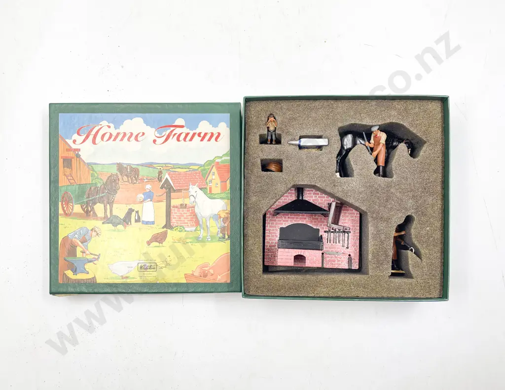 Britains Boxed Home Farm 8706 Forge Set Image 1++