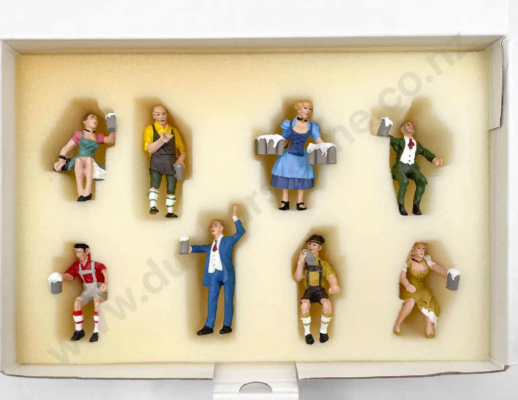 Marklin Boxed Plastic Figures 56403 & 56402 Tavern and Music Band Figure Groups Image 1++