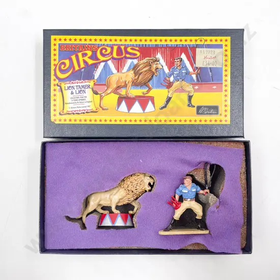 Britains Boxed Circus 8672 Lion Tamer & Lion