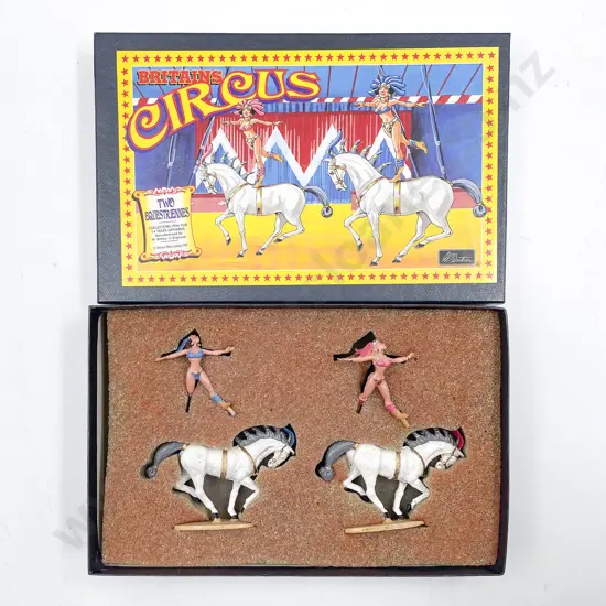 Britains Boxed 8671 Circus Two Equestriennes