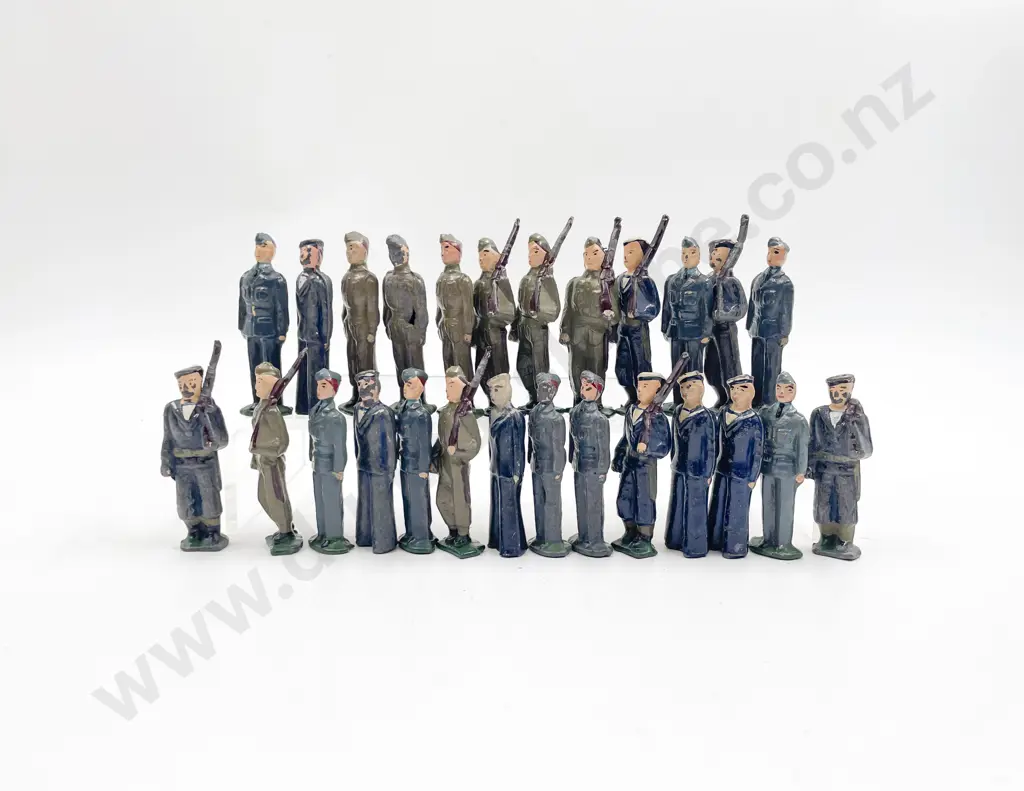 Vintage Mixed Manufacture WWI Military Soldiers and Various (26) Image 1++