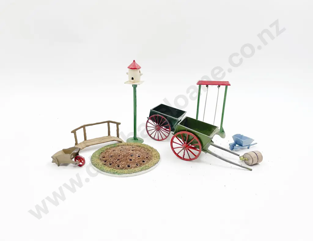 Vintage Britains Metal Garden and Farm Accessories with Large Qty Fencing Image 1++