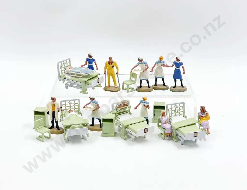 Britains Metal and Plastic 7857 Hospital Ward Set Image 1++