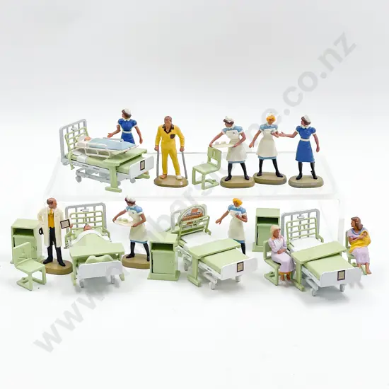 Britains Metal and Plastic 7857 Hospital Ward Set
