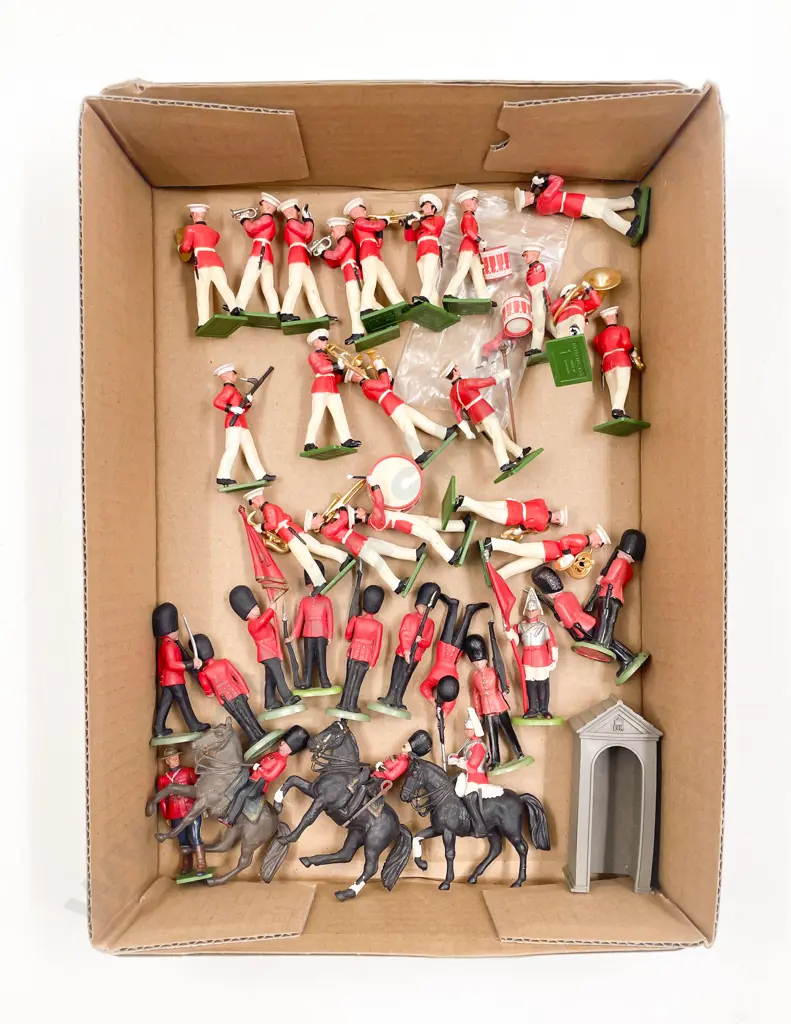 Britains Plastic Unboxed Military Marching Band and Soldiers at Parade Image 1++