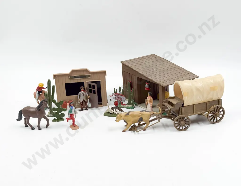 Collection Various Manufacture Plastic Cowboy and Indians Image 1++