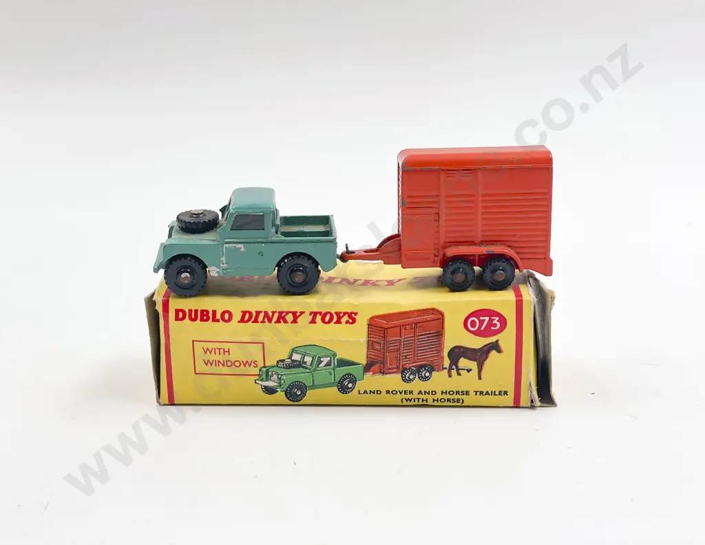 Dinky Dublo Boxed 073 Land Rover and Horse Trailer with Horse Image 1++