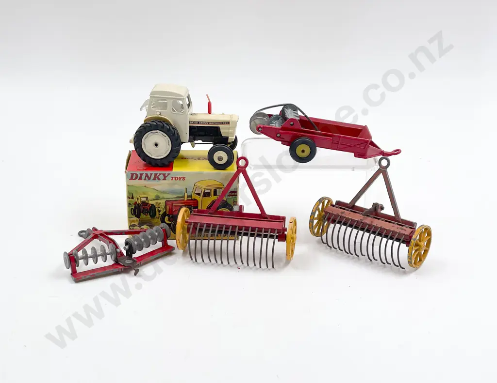 Dinky Boxed 305 David Brown Tractor with four Farm Field Ploughs Image 1++