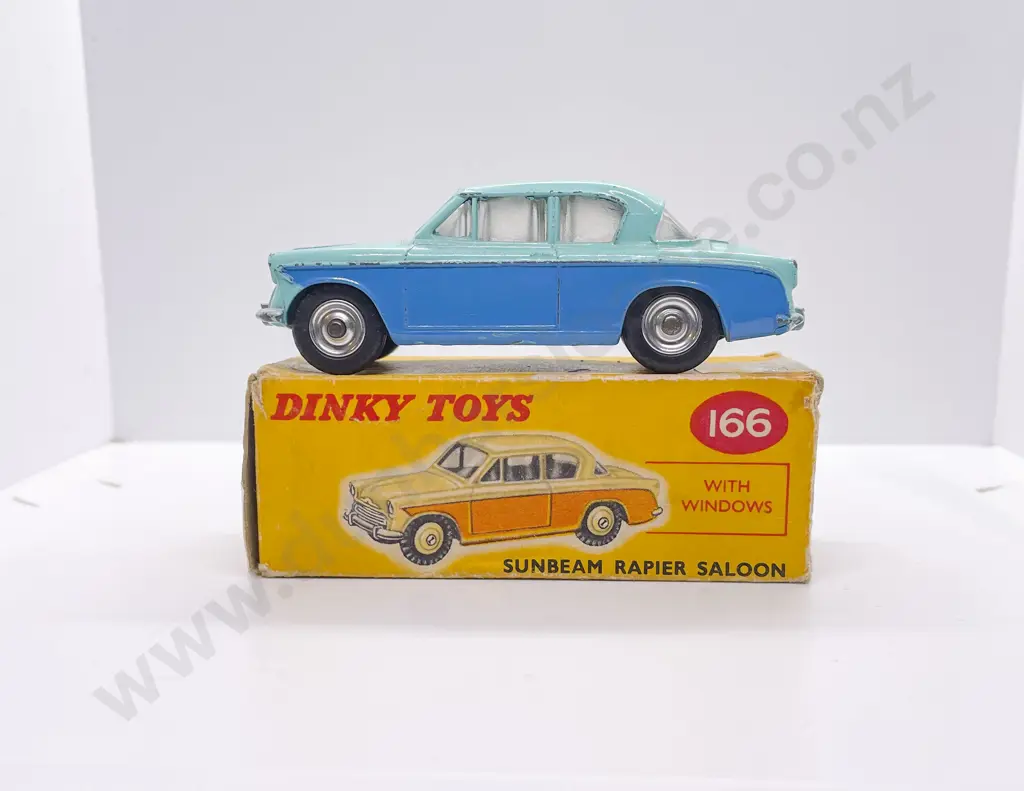 Dinky Boxed 166 Sunbeam Rapier Saloon Image 1++