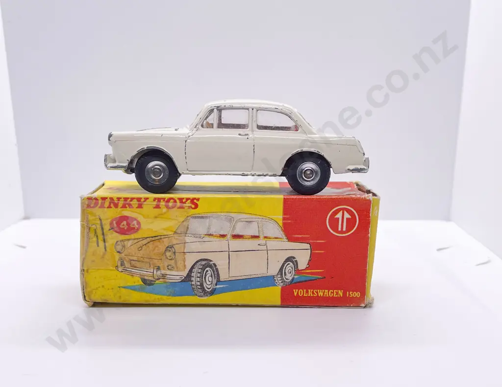 Dinky Boxed 144 Volkswagen 1500 Image 1++