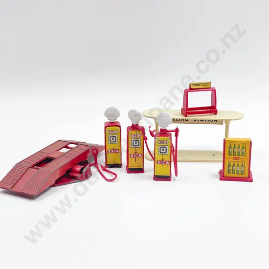 Made in Britain Filling Station and Diecast Garage Hoist