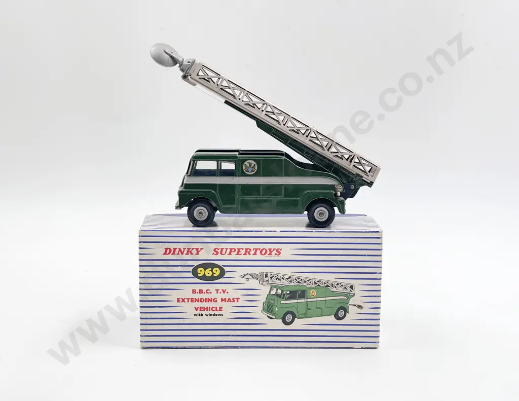 Dinky Boxed Super Toys 969 BBC TV Extending Mast Vehicle Image 1++