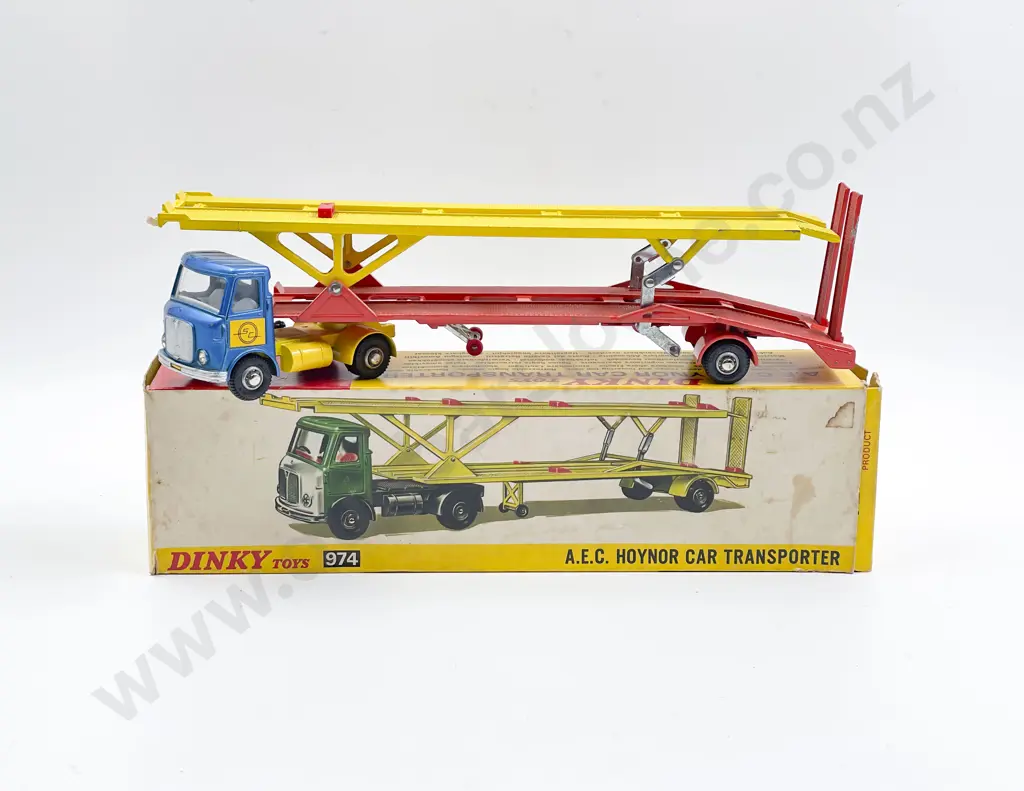 Dinky Boxed 974 AEC Hoynor Car Transporter Image 1++