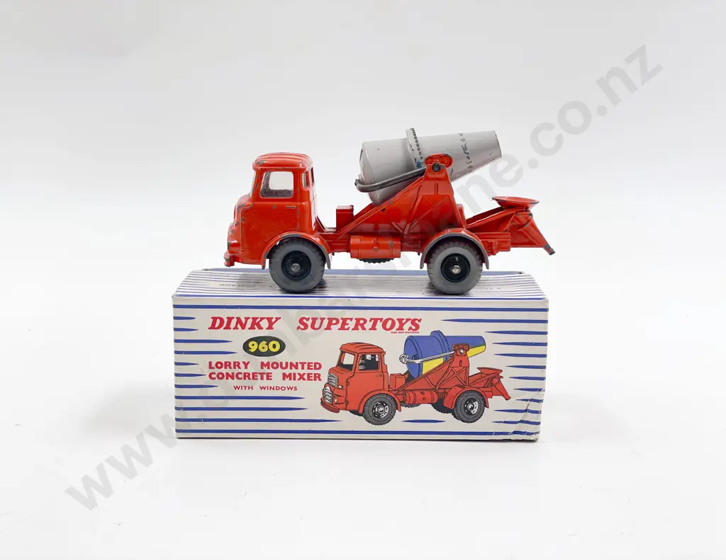 Dinky Boxed Super Toys 960 Lorry Mounted Concrete Mixer playworn Image 1++