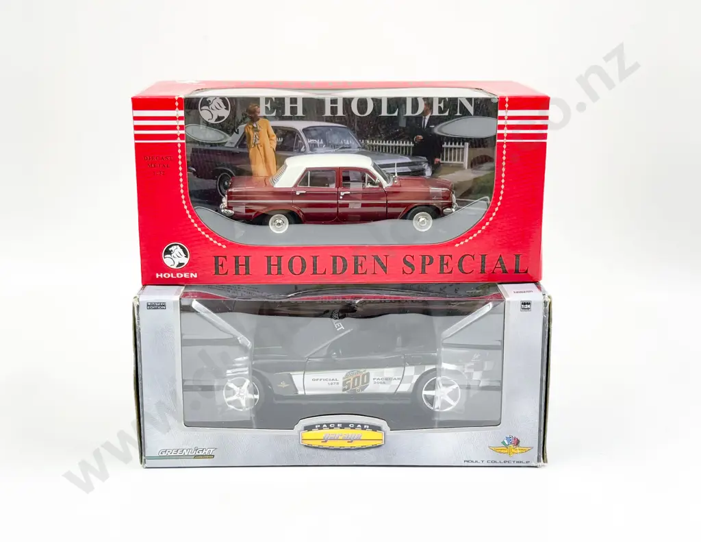 Boxed Z Legends E H Holden Special and Greenlight Race Car Garage Chevrolet Image 1++