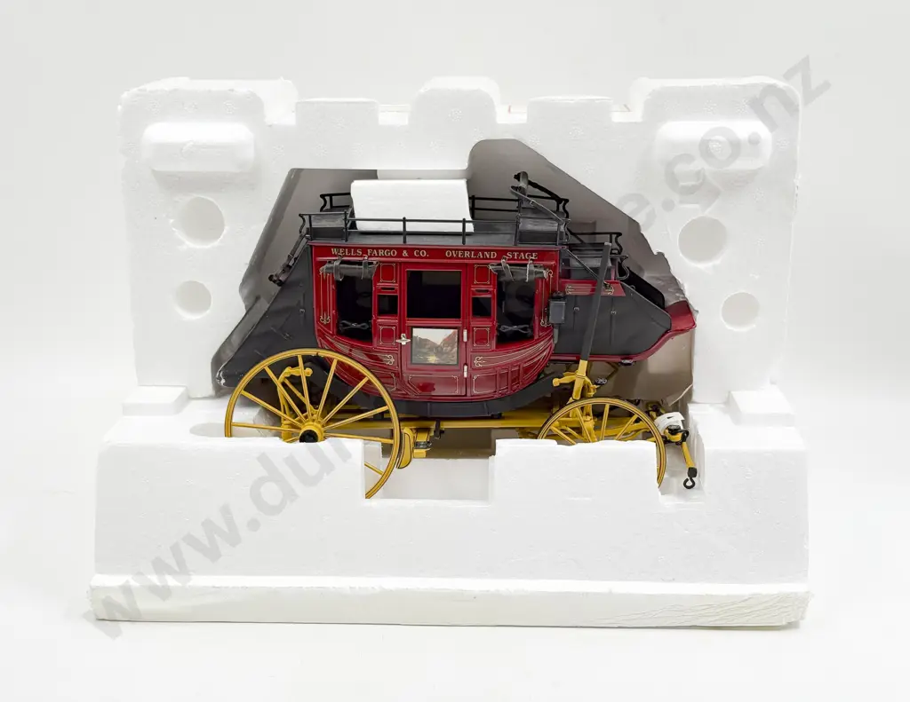 Boxed Franklin Mint Wells Fargo Stage Coach Image 1++