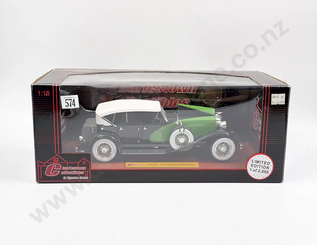 Boxed Signature Models 1:18 1934 Duesenberg Image 1++