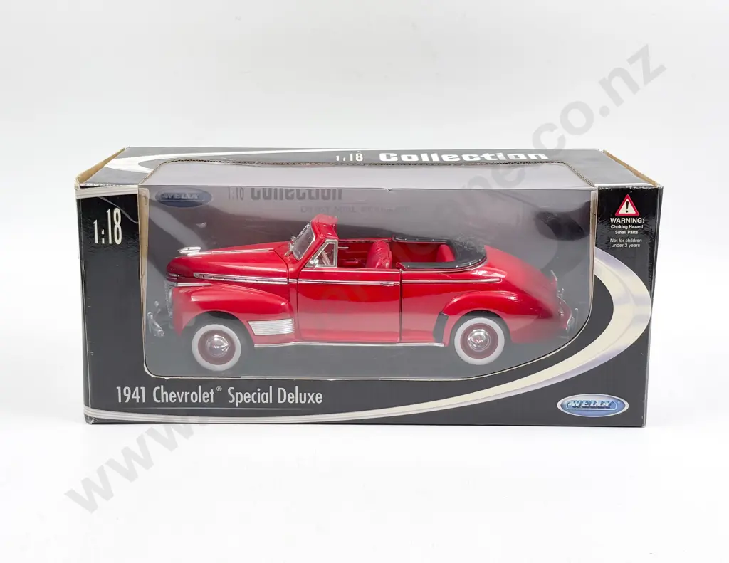 Boxed Signature Models 1:18 1934 Duesenberg and Welly 1941 Chevrolet Image 1++