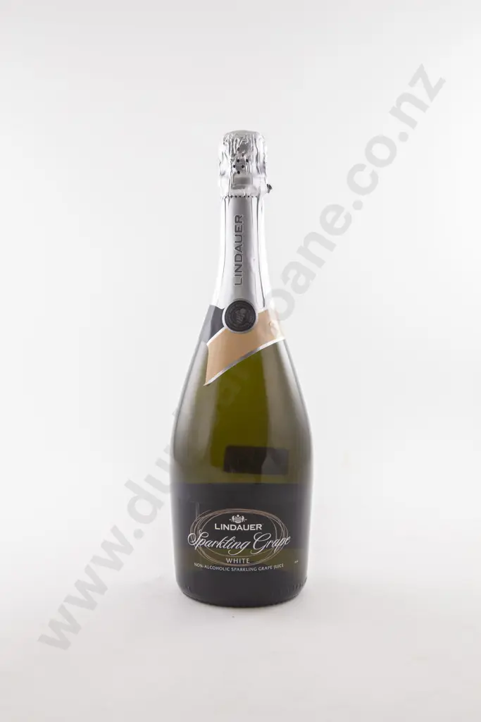 1 Bottle NZ Lindauer Sparkling White Image 1++