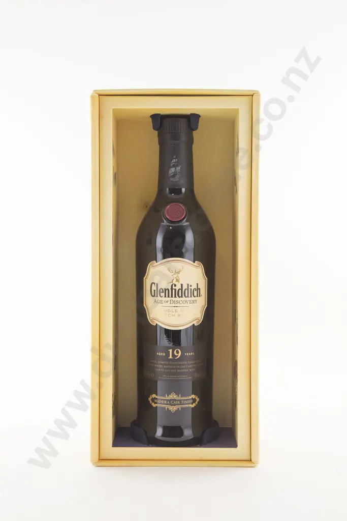 1 Bottle Glenfiddich 19 Year Old - Age of Discovery Madeira Cask Finish Whisky Image 1++