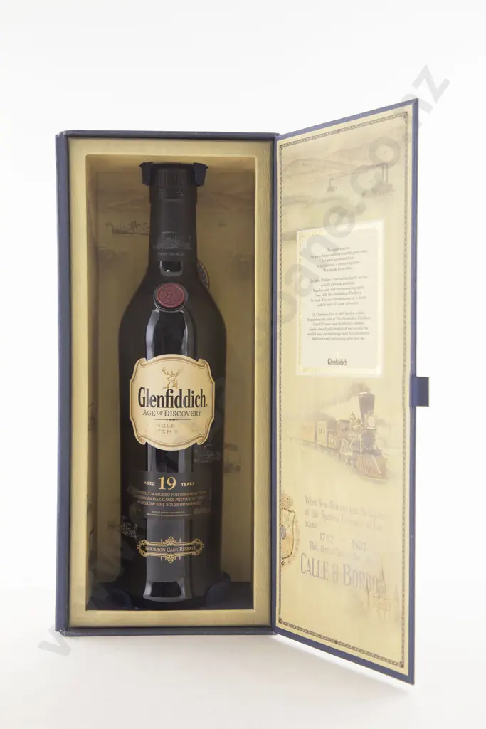 1 Bottle Glenfiddich 19 Year Old - Age of Discovery Bourbon Cask Finish Whisky Image 1++