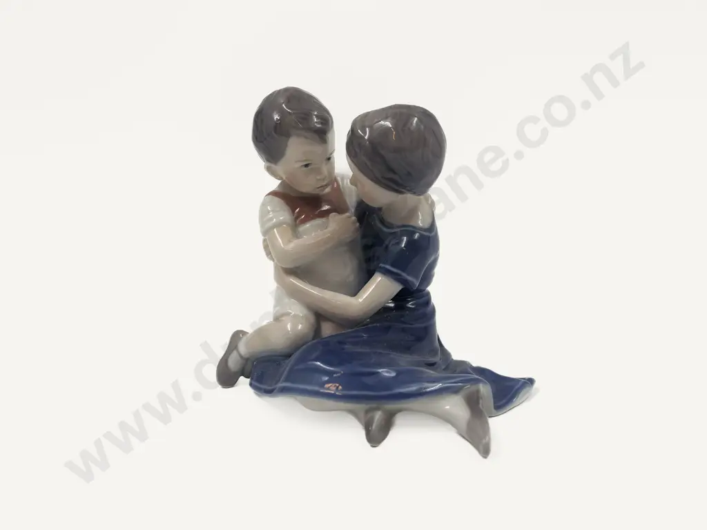 Royal Copenhagen Figure of Two Children Image 1++