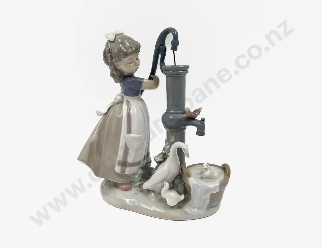 Lladro Figure of a Young Girl at Water Pump with Geese Image 1++