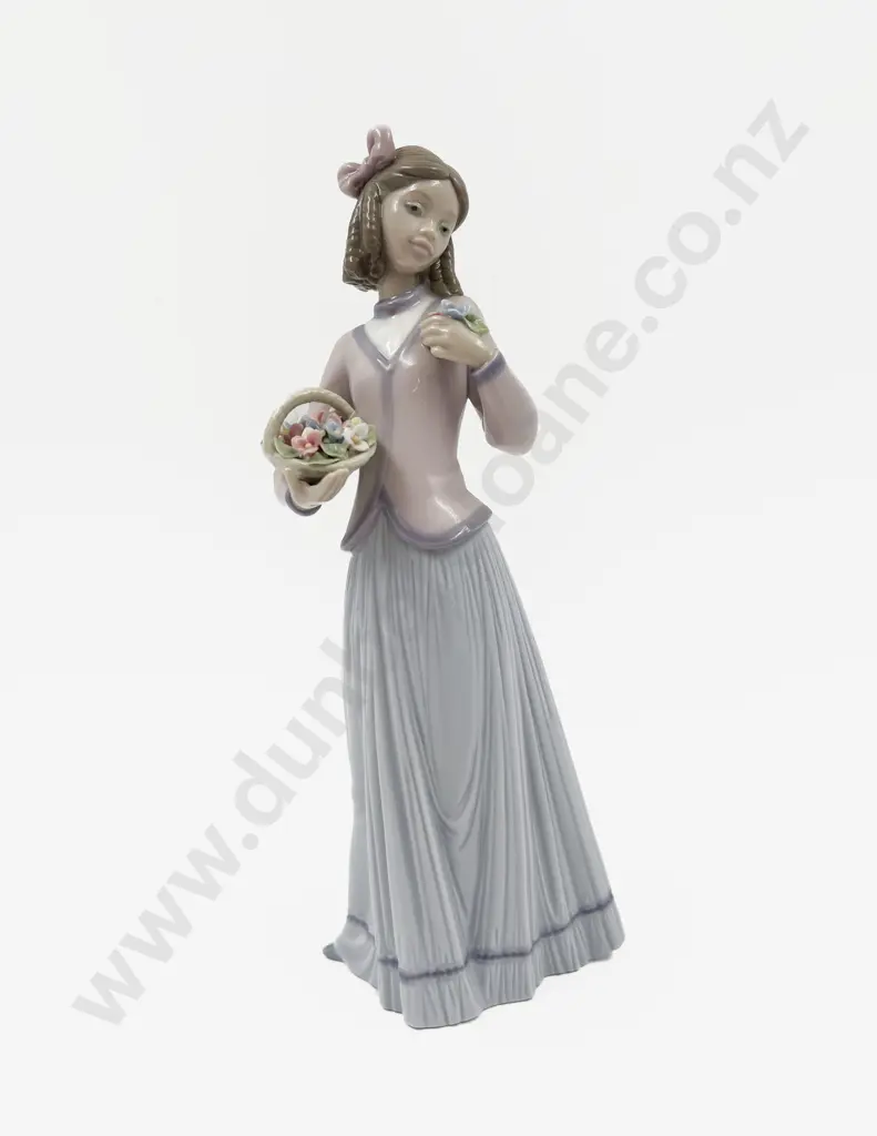 Lladro Figure of a Young Girl in Full Length Dress Image 1++