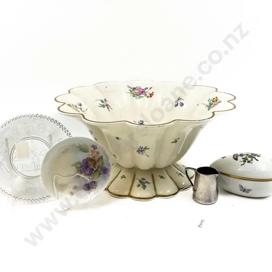Clarice Cliff Decorative Centre Bowl and Assorted