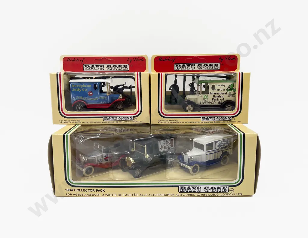 Thirty Three Lledo Boxed Days Gone Models Image 1++