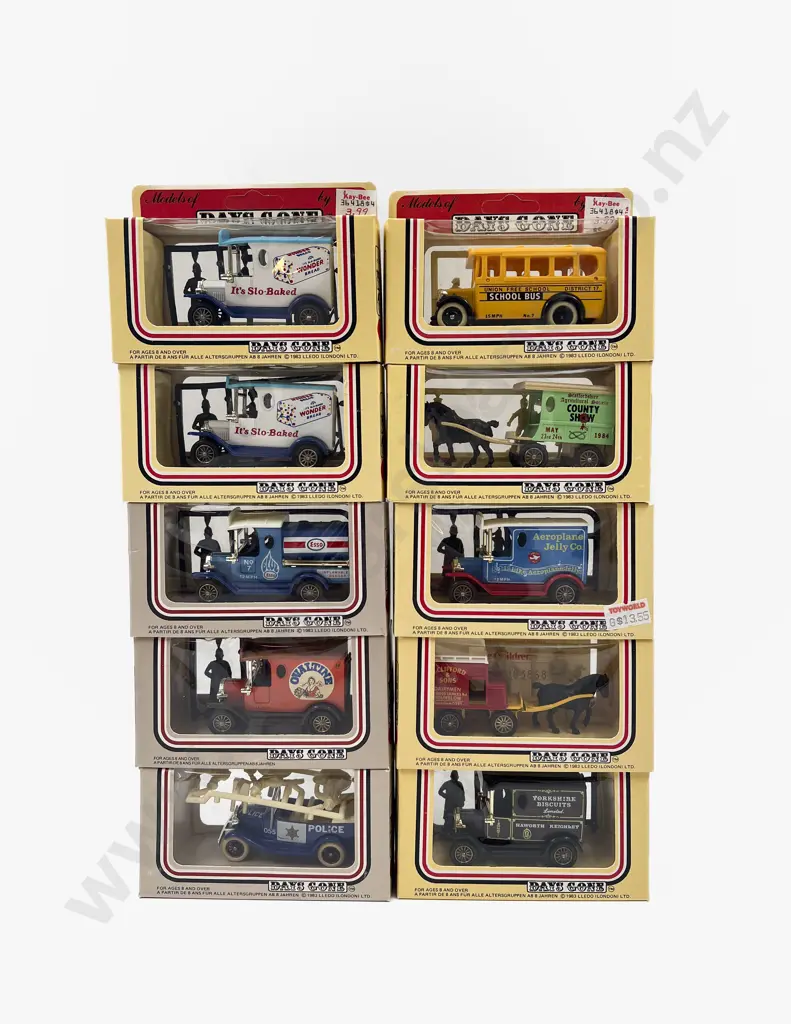 Thirty Three Lledo Boxed Days Gone Models Image 1++