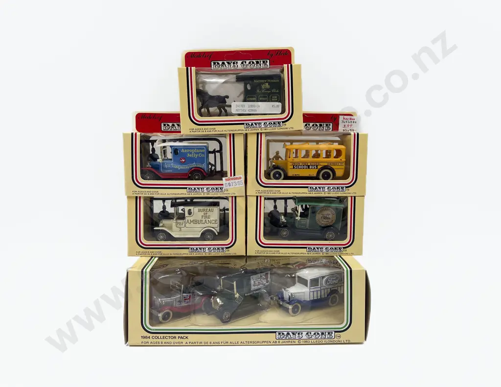 Thirty Three Lledo Boxed Days Gone Models Image 1++