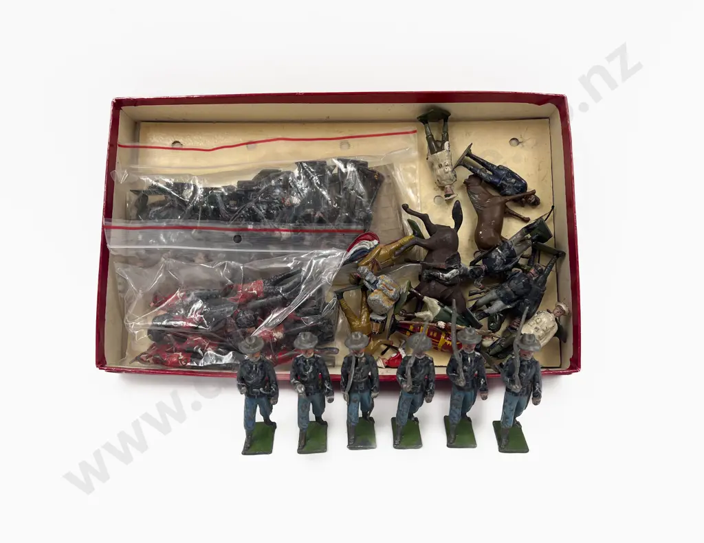 Various Britain & Other Toy Soldiers Image 1++