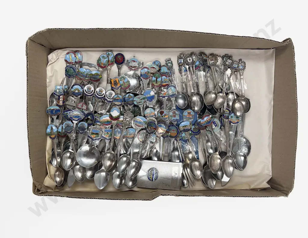 Quantity of NZ Souvenir Teaspoons Image 1++