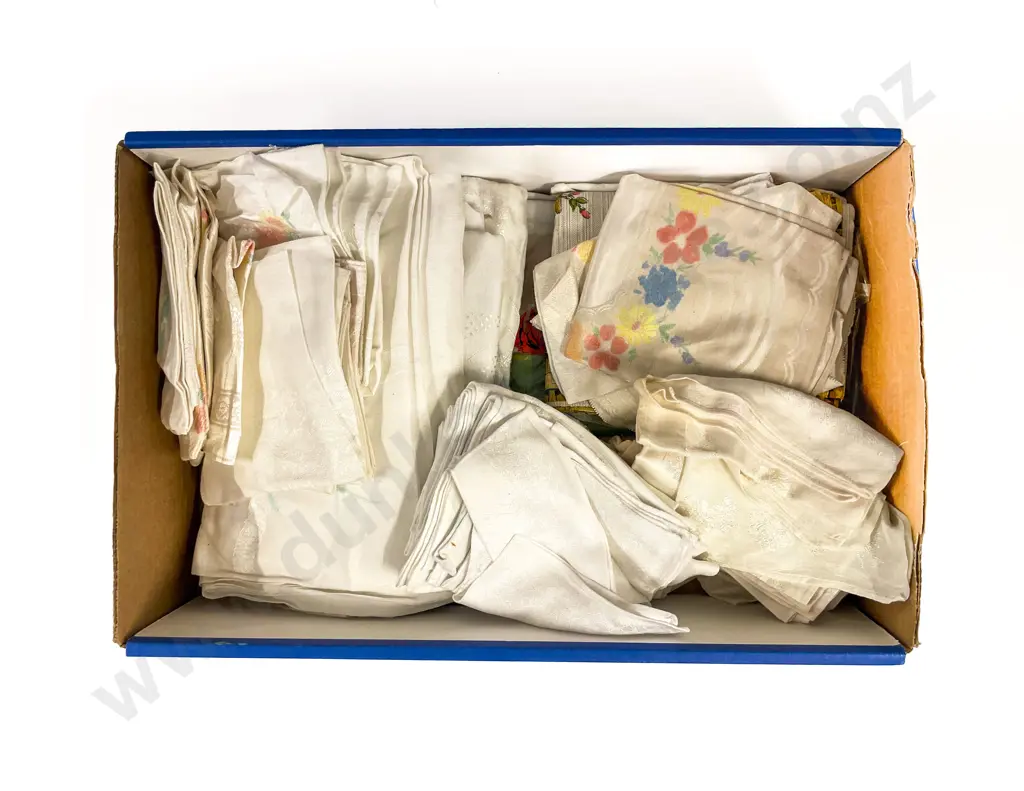 Collection of Vintage Linen Image 1++