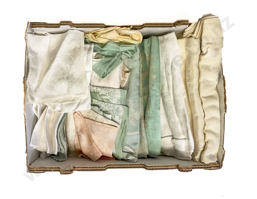 Collection of Vintage Linen Image 1++