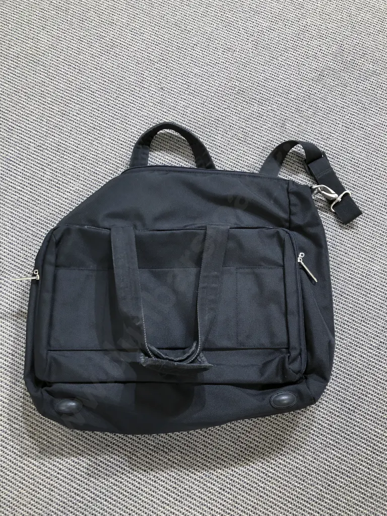Hugo Boss Travel Bag Image 1++