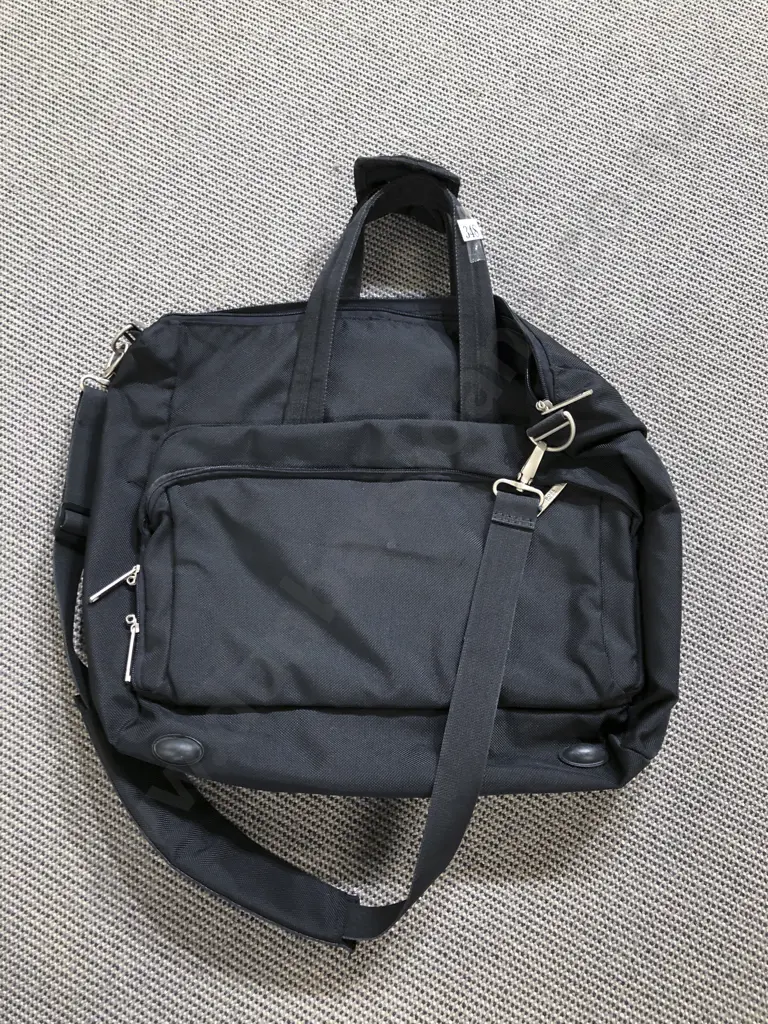 Hugo Boss Travel Bag Image 1++