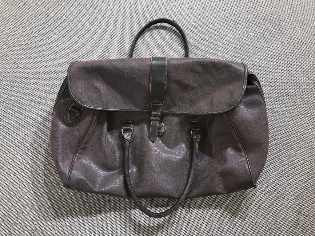 Vintage Brown Leather Overnight Bag Image 1++