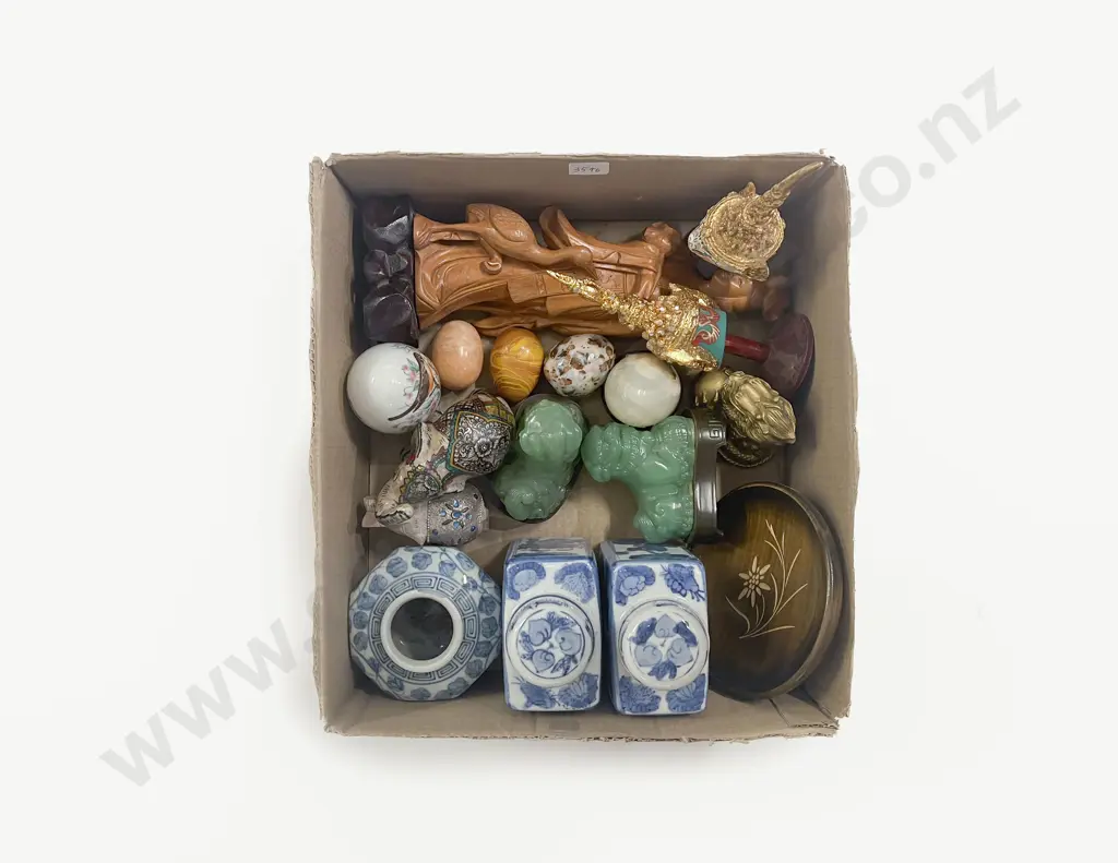 Quantity of Assorted Asian Ornaments etc Image 1++