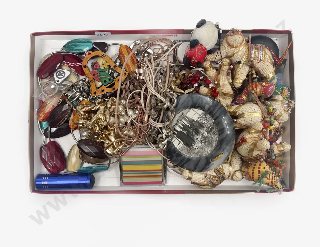 Quantity of Assorted including Costume Jewellery Image 1++