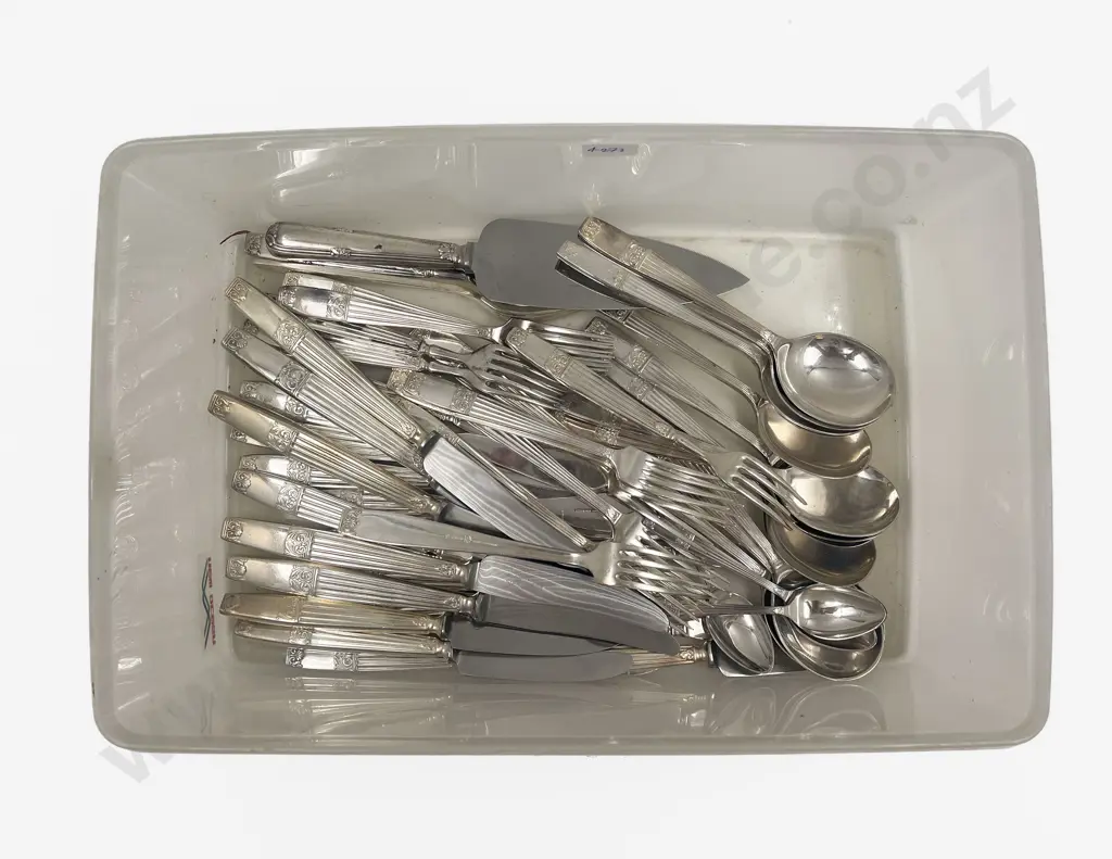 Quantity of S/P Cutlery Image 1++