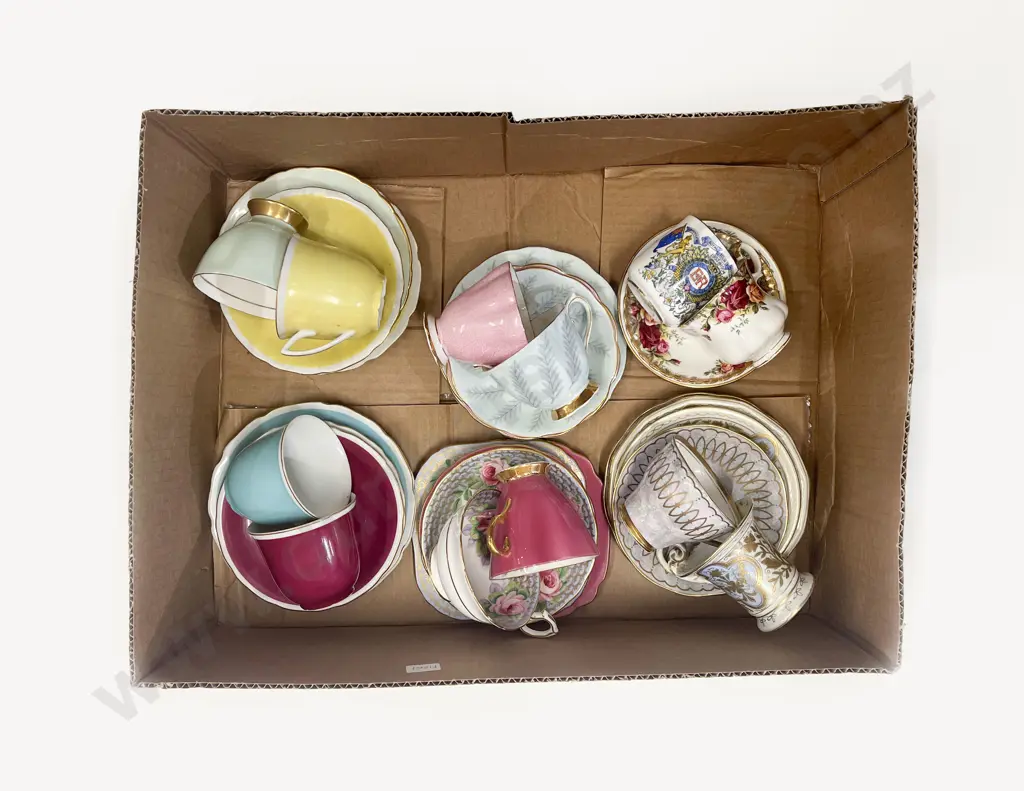 Box of Assorted Fancy Tea China Image 1++